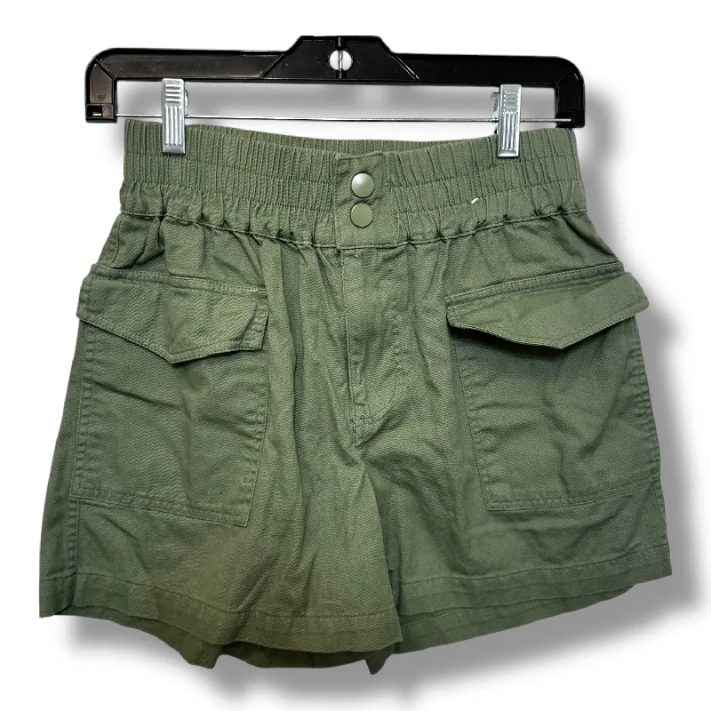 Outdoor Adventure Shorts-Shorts By Clothes Mentor In Green, Size: S