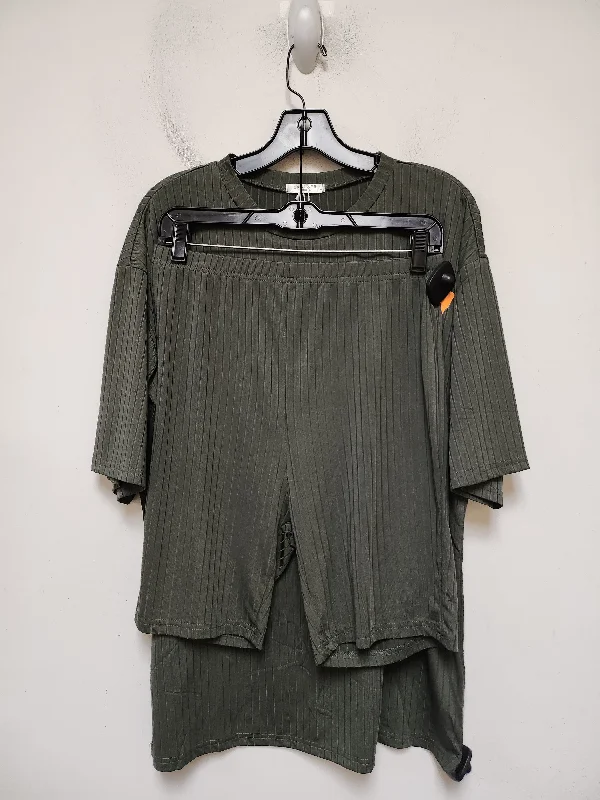 Loose Fit Shorts-Shorts Set By Clothes Mentor In Green, Size: M