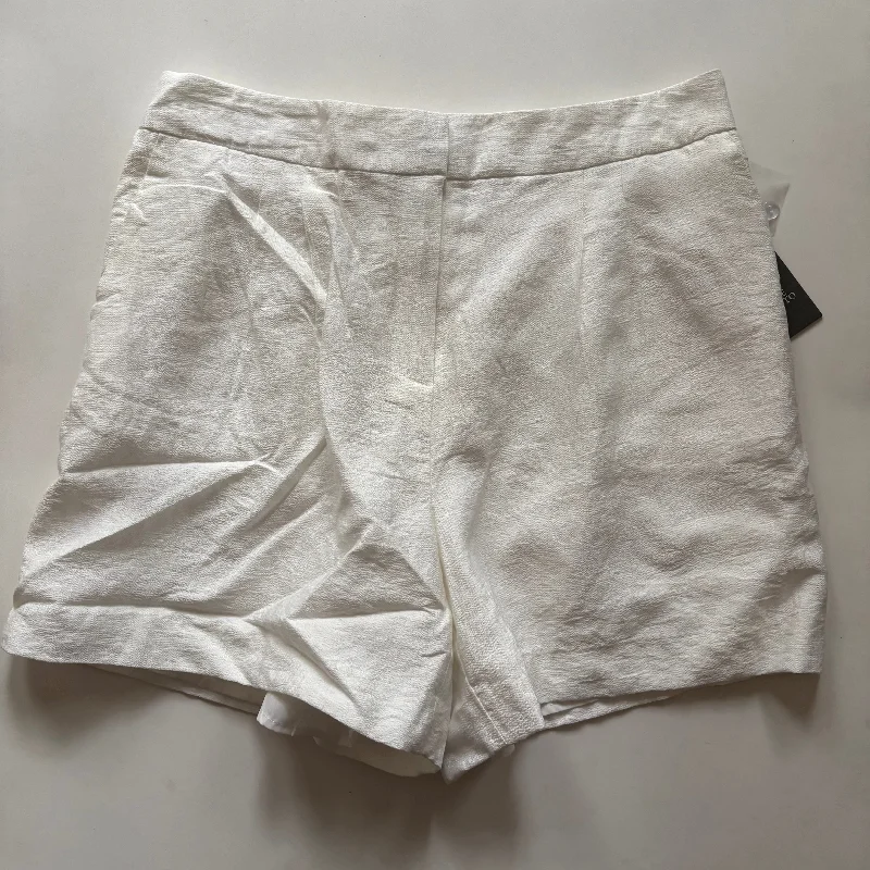 Fashionable Shorts-Shorts By Vince Camuto In White, Size: 8