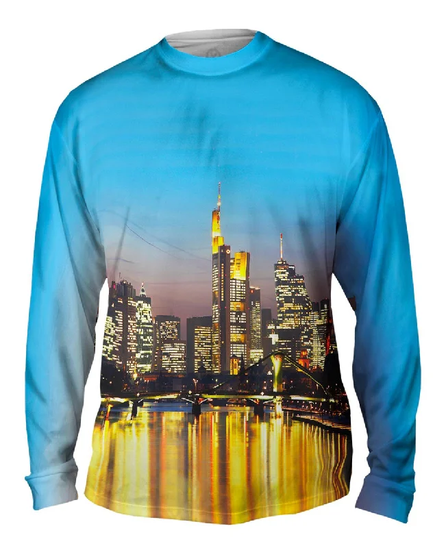 Sporty Long Sleeve-Skyline Frankfurt Germany